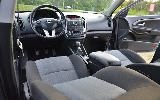 Kia Ceed cena 24900 przebieg: 88000, rok produkcji 2010 z Margonin małe 211